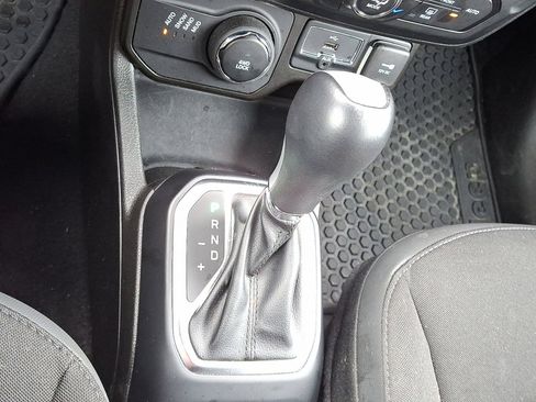 Used 2023 Jeep Renegade Latitude image 27