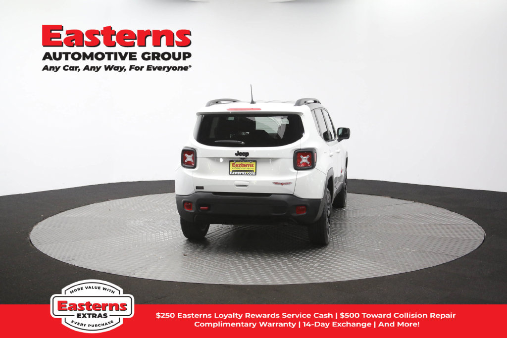 Used 2023 Jeep Renegade Trailhawk AWD/4WD image 40