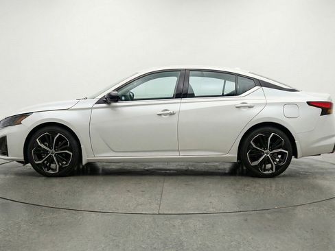 Used 2025 Nissan Altima 2.5 SR FWD image 5