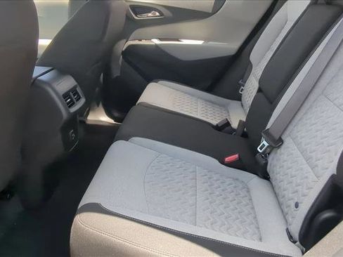 Used 2022 Chevrolet Equinox LS FWD image 16