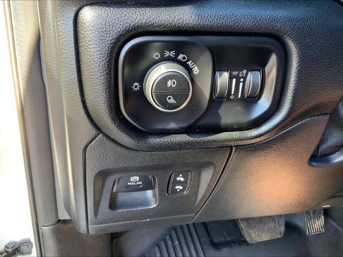 Used 2022 RAM 1500 Laramie AWD/4WD image 36