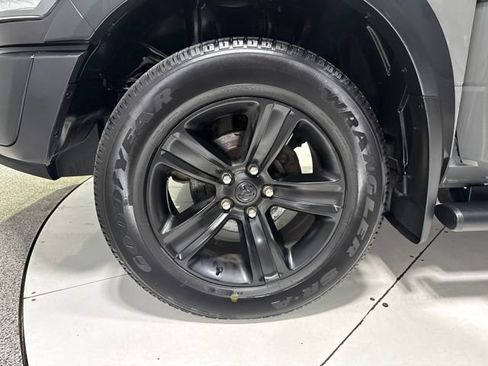 Used 2022 RAM 1500 Classic Warlock w/ Ceramic Grey Warlock Package AWD/4WD image 8