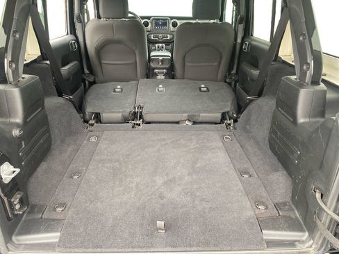 Used 2020 Jeep Wrangler Unlimited Sahara AWD/4WD image 26