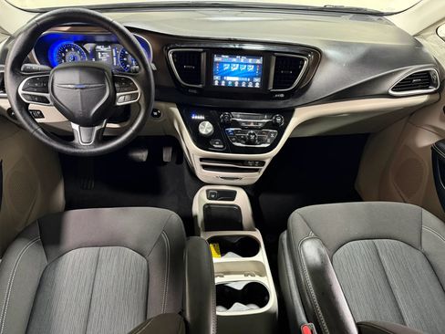 Used 2020 Chrysler Voyager LX FWD image 50