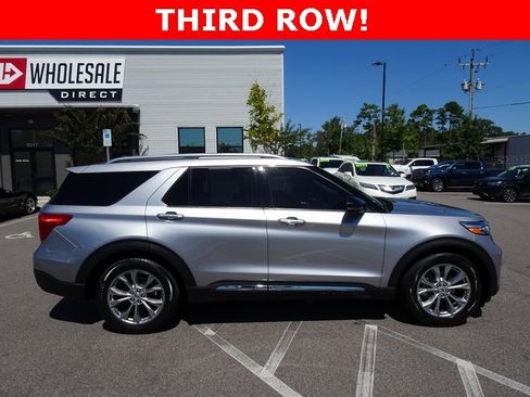 Used 2021 Ford Explorer Limited w/ Equipment Group 301A image 3