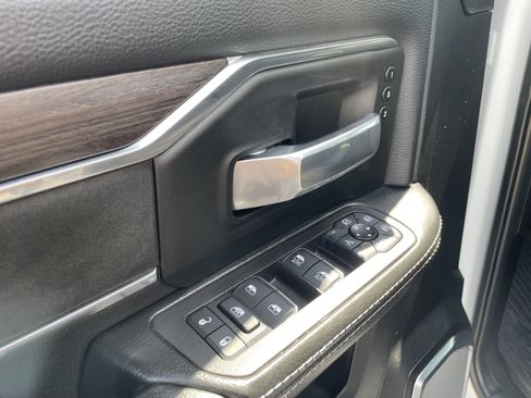 Used 2018 RAM 3500 Laramie AWD/4WD image 13