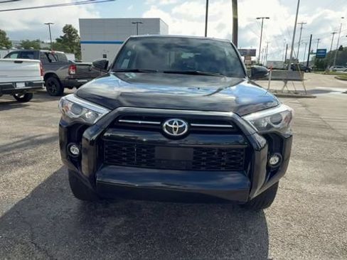 Used 2021 Toyota 4Runner SR5 Premium w/ Moonroof Package AWD/4WD image 3