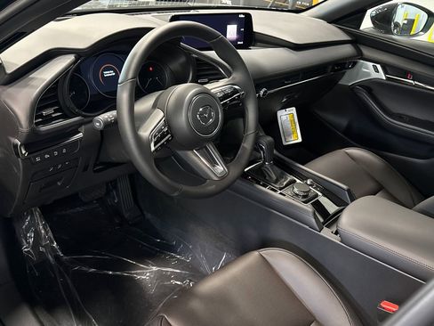 New 2026 MAZDA MAZDA3 Hatchback w/Premium Plus Pkg AWD/4WD image 4
