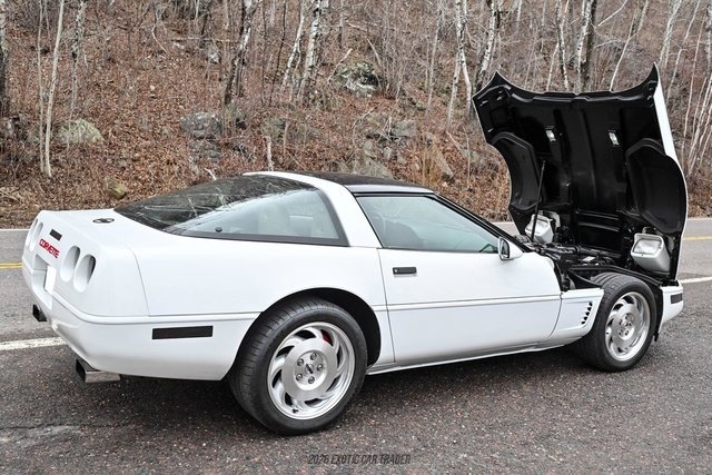 Used 1995 Chevrolet Corvette Coupe RWD image 18
