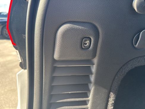 Used 2019 Jeep Grand Cherokee Limited X image 17