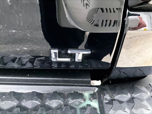 Used 2023 Chevrolet Colorado LT w/ LT Convenience Package II image 29