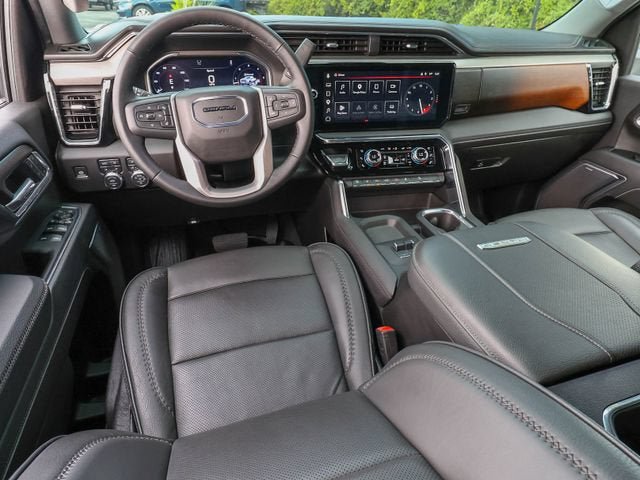 Used 2025 GMC Sierra 3500 Denali w/ Denali Reserve Package AWD/4WD image 16