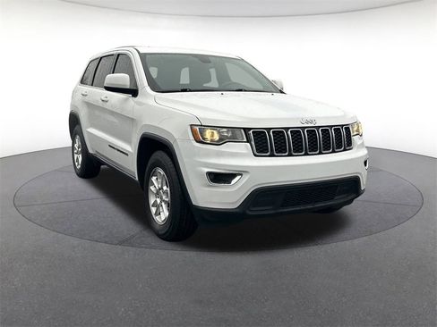 Used 2019 Jeep Grand Cherokee Laredo image 7