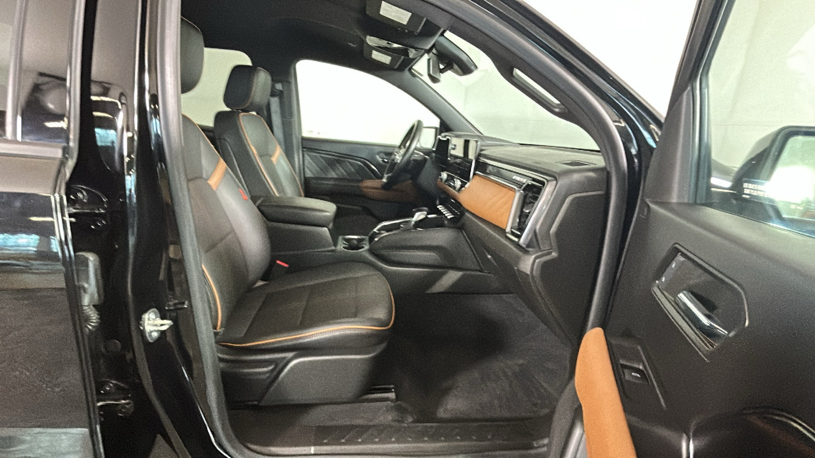 Used 2023 GMC Canyon AT4 AWD/4WD image 35