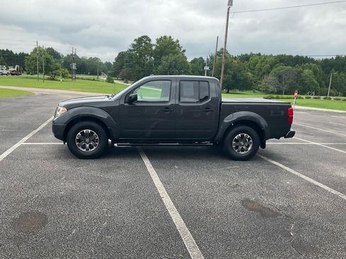 Used 2014 Nissan Frontier Desert Runner RWD image 13
