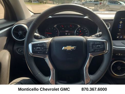 Used 2023 Chevrolet Blazer LT w/ Convenience Package FWD image 16