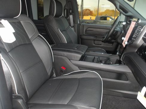 New 2026 RAM 2500 Limited image 17