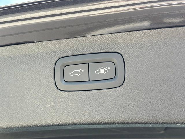 Certified 2023 Volvo XC90 T8 Ultimate w/ Protection Package Premier AWD/4WD image 36