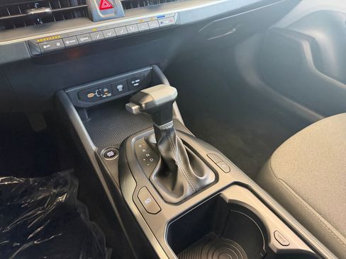 Used 2025 Kia K4 FWD image 40