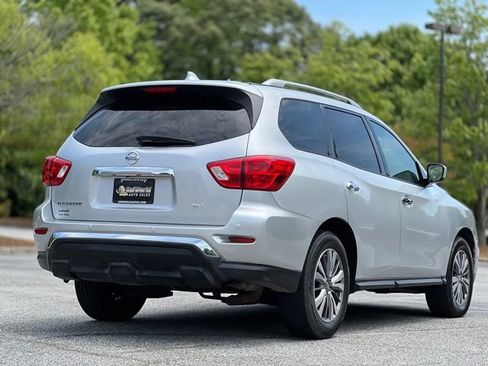 Used 2019 Nissan Pathfinder SV FWD image 5