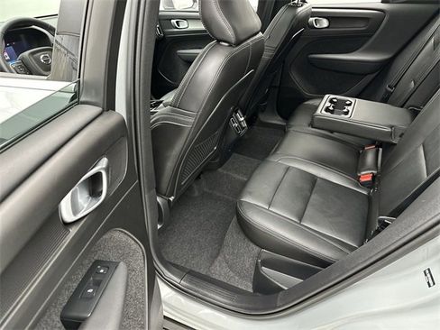 Certified 2025 Volvo XC40 B5 Plus image 23