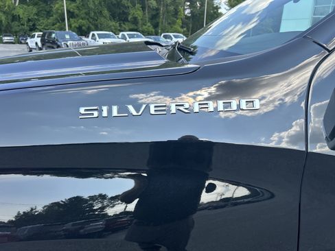 Used 2023 Chevrolet Silverado 1500 LT AWD/4WD image 3