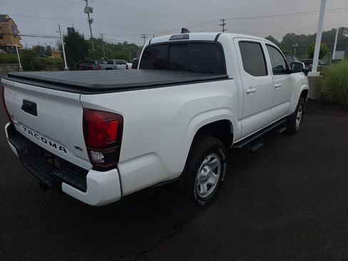 Used 2022 Toyota Tacoma SR AWD/4WD image 7