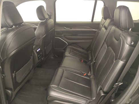 Used 2022 Jeep Grand Cherokee L Limited RWD image 18