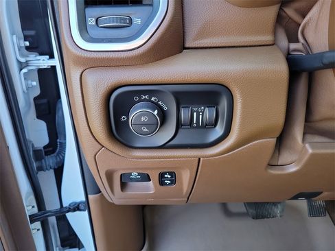 Used 2021 RAM 1500 Laramie image 15
