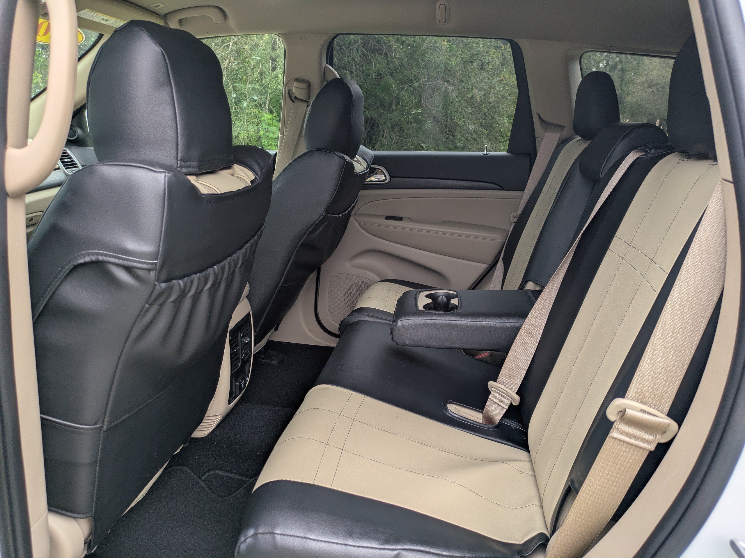 Used 2021 Jeep Grand Cherokee Laredo w/ Security & Convenience Group AWD/4WD image 13