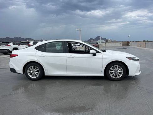 Used 2025 Toyota Camry LE FWD image 3
