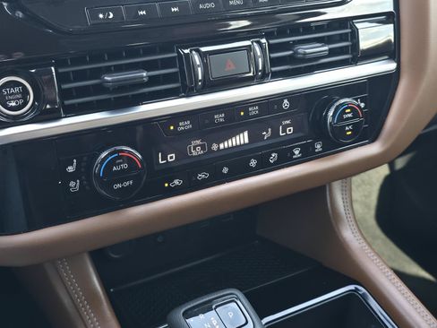 Used 2023 Nissan Pathfinder Platinum FWD image 24