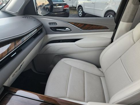 Used 2023 Cadillac Escalade Premium Luxury Platinum w/ LPO, Radiant Package AWD/4WD image 12