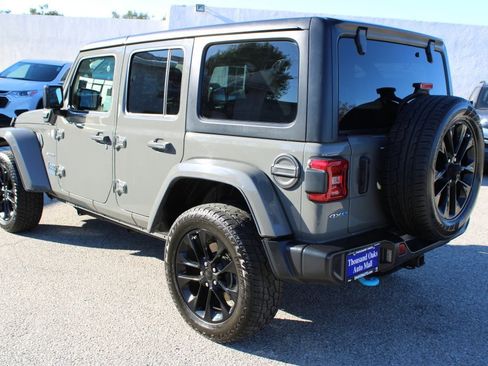 Used 2023 Jeep Wrangler Unlimited Sahara image 6