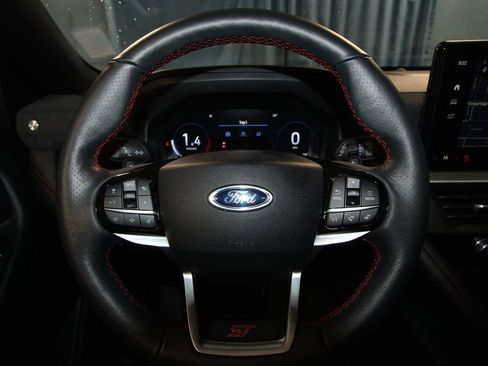 Used 2025 Ford Explorer ST image 12