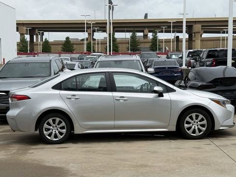 Used 2024 Toyota Corolla LE FWD image 3