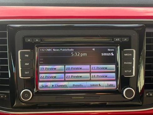 Used 2014 Volkswagen Beetle 2.5 FWD image 16