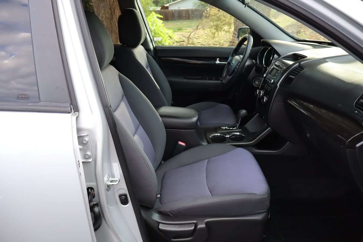 Used 2013 Kia Sorento LX AWD/4WD image 24
