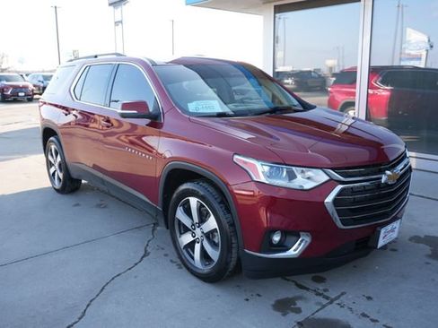 Used 2021 Chevrolet Traverse LT w/ LT Premium Package image 34