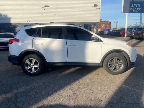 Used 2015 Toyota RAV4 XLE AWD/4WD image 8
