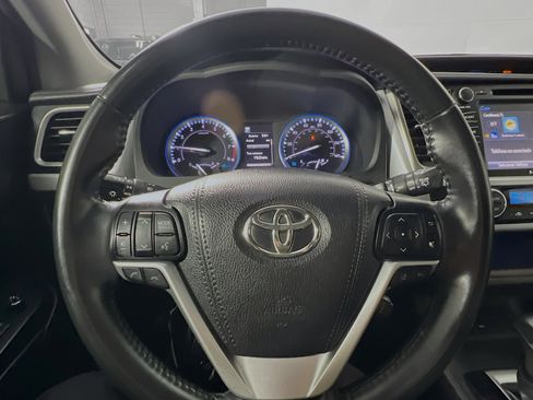 Used 2019 Toyota Highlander Limited image 18