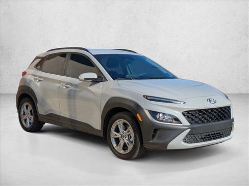 Used 2023 Hyundai Kona SEL image 3