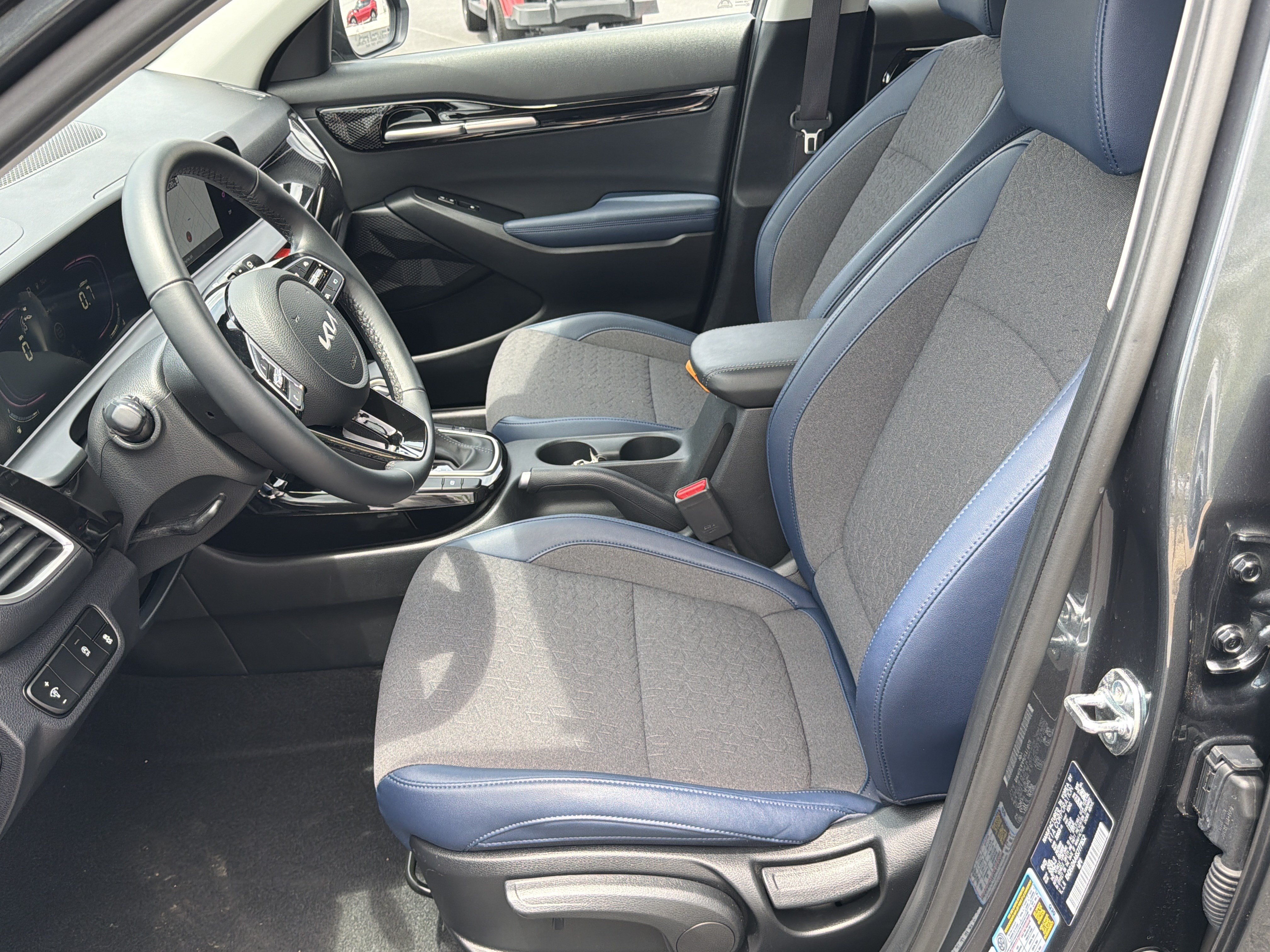Certified 2025 Kia Seltos S FWD image 9