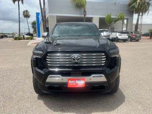 Used 2025 Toyota Tacoma Limited AWD/4WD image 2