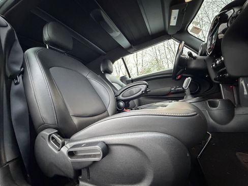 Used 2020 MINI Cooper Classic image 33