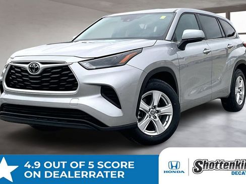 Used 2023 Toyota Highlander L AWD/4WD image 1