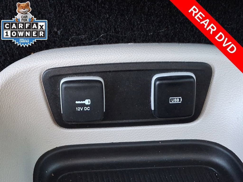 Used 2018 Chrysler Pacifica Touring-L FWD image 26