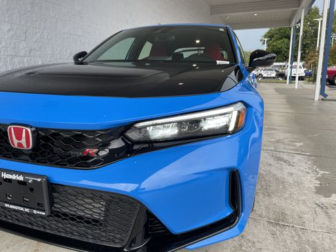 Used 2025 Honda Civic Type R image 5