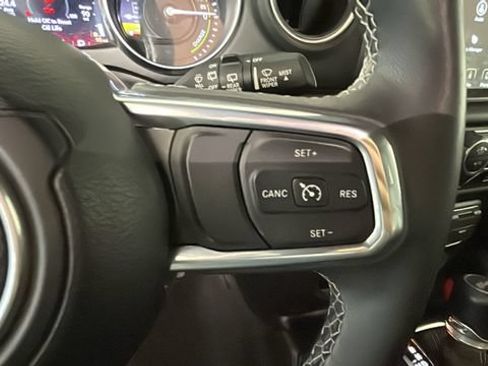 Used 2023 Jeep Wrangler Unlimited Sahara w/ Cold Weather Group AWD/4WD image 15