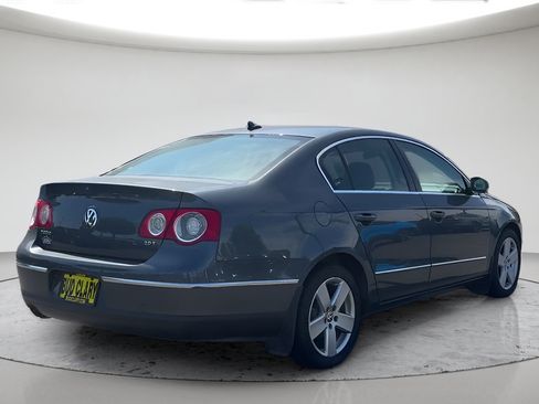 Used 2009 Volkswagen Passat Komfort FWD image 7